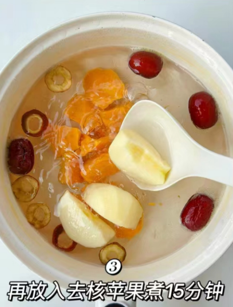 冬天,苹果和它一起煮,等于“安神汤”,补血安神,气色更红润