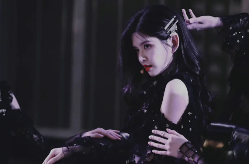 林思意|林思意，阳光开朗，集多种姿态于一身