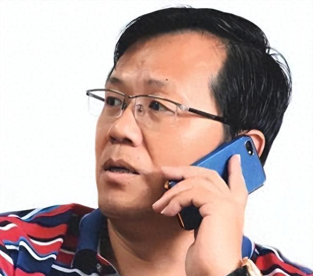 标题：娱乐圈第一狗仔卓伟曝出的惊天大瓜，无人能抵挡！