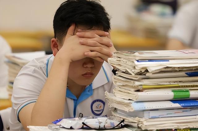 家庭作业太多,所以中小学生学习负担太大?