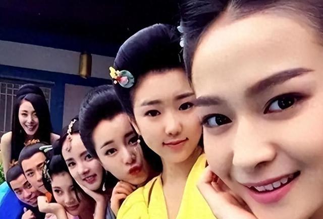 揭秘20万群演不为人知的一面：美女泛滥、懒汉遍地，裸替一天8000