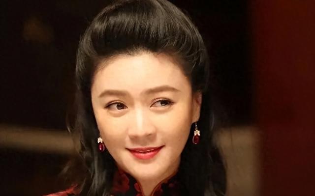 田海蓉:亿万富豪丈夫病死狱中留下130亿财产,她的选择让人泪目