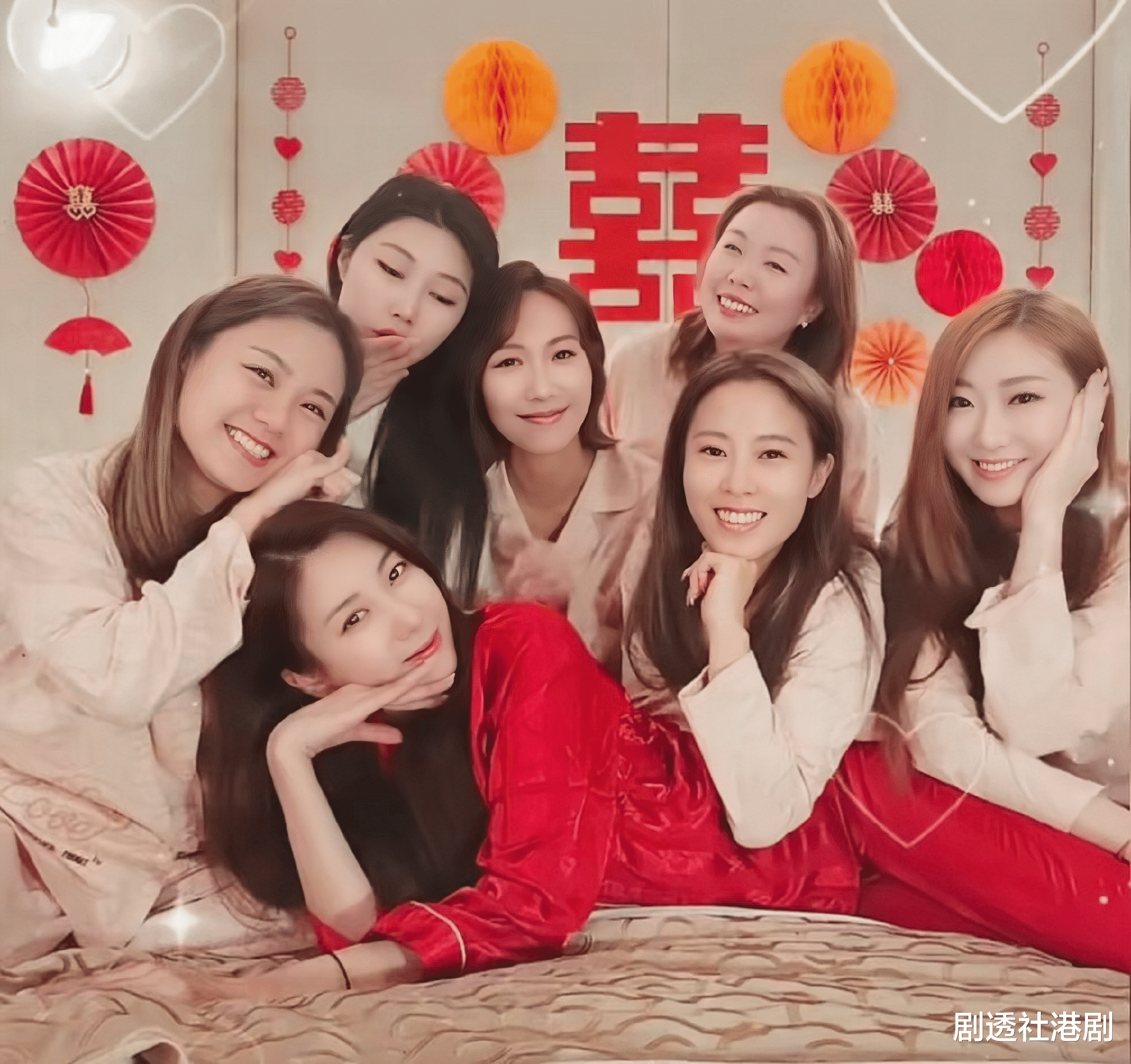 恭喜！39岁香港人气女星签字结婚，退圈多年依旧富贵，住豪宅开跑车