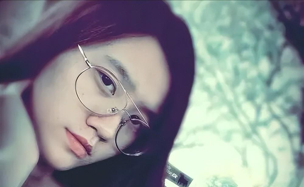 台媒曝林靖恩离世,酒店小巷服毒自杀,千万遗产消失,继子有嫌疑