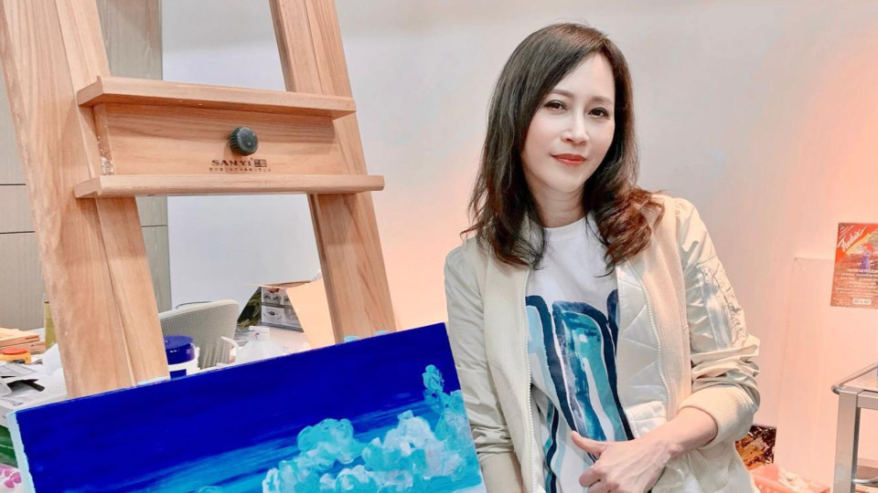 大S|顾纪筠晒和身为TVB艺人的继子合影像姐弟 嫁给富豪老公过阔太生活