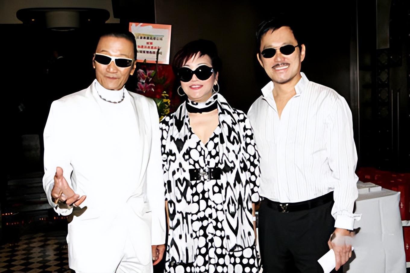 谢霆锋继父76岁大寿,与王菲闺蜜亲密合影不避嫌,狄波拉不吃醋