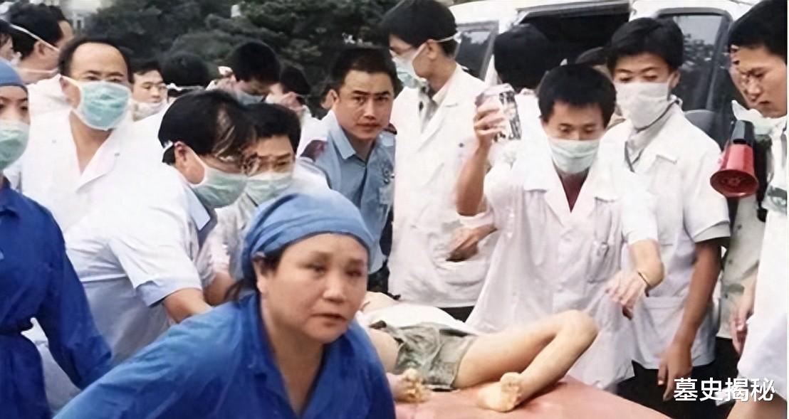 美味烧饼含剧毒:300人中毒一早上死42人,有的中毒者咬断舌头!