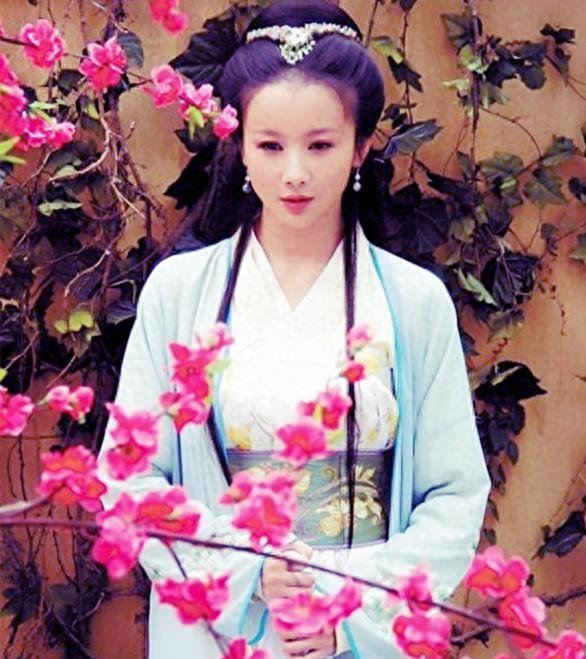 孙菲菲事件升级,曝《神雕侠侣》刘亦菲带资进组,抢走她的“小龙女”