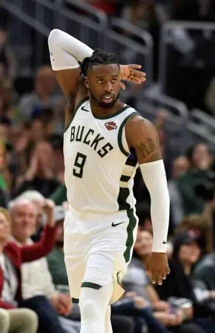 NBA现役球员更换球队最多的10大球员，有人14年换了16次13支球队