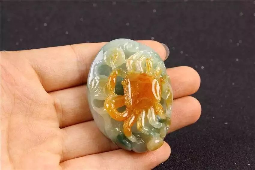 聊一聊翡翠螃蟹雕件