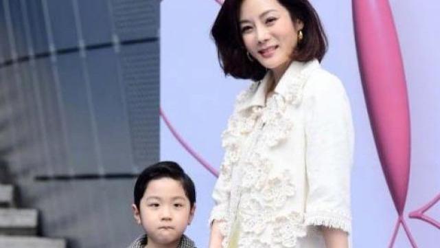 高梓淇|蔡琳母子登上热搜，前夫高梓淇深夜晒照怀念去世母亲，状态堪忧