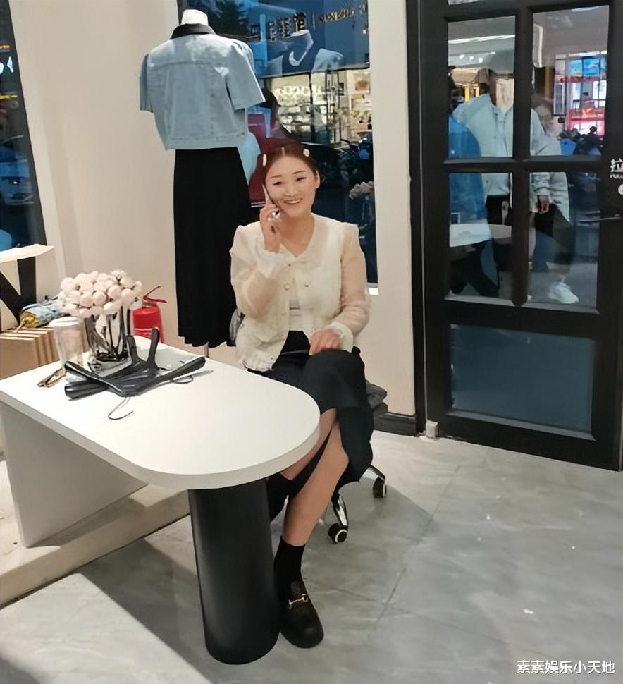 陈亚男做老板生意火爆,事业远超朱小伟,与大衣哥再无瓜葛