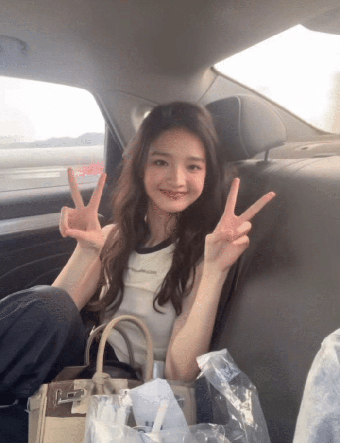 王思聪|曝王思聪花四万五买狗讨好新欢!小十五岁女友疑默认,两人感情好