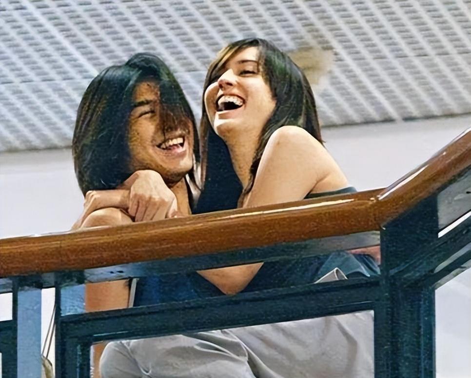 给富豪五年连生四娃，拿到5亿分手费后，38岁的刘碧丽怎么样了？