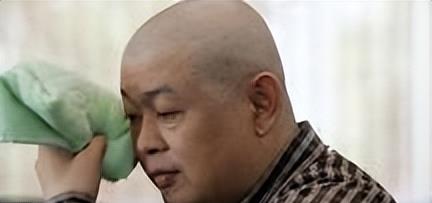 冯小刚主持葬礼，张国立痛念悼词，他的逝世，让半个娱乐圈都在哭泣