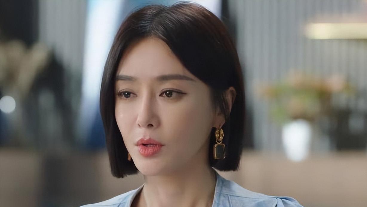 事实证明，43岁的秦岚已经走进了一个“怪圈”，郝蕾全说对了