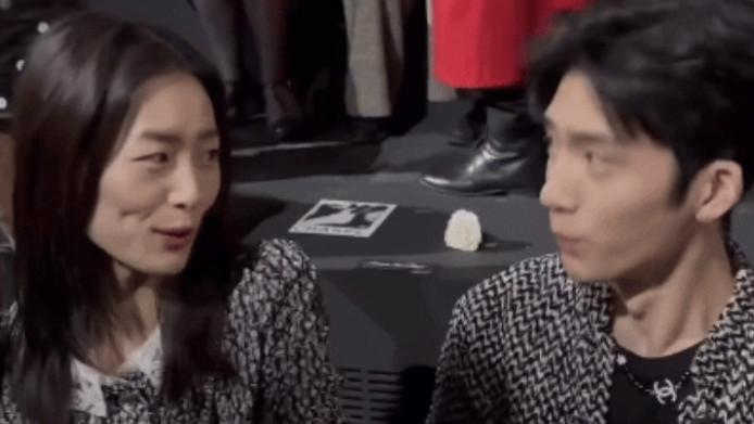 刘雯|刘雯井柏然首次公开合体！在巴黎时装周同框看秀，四目相对互动超甜