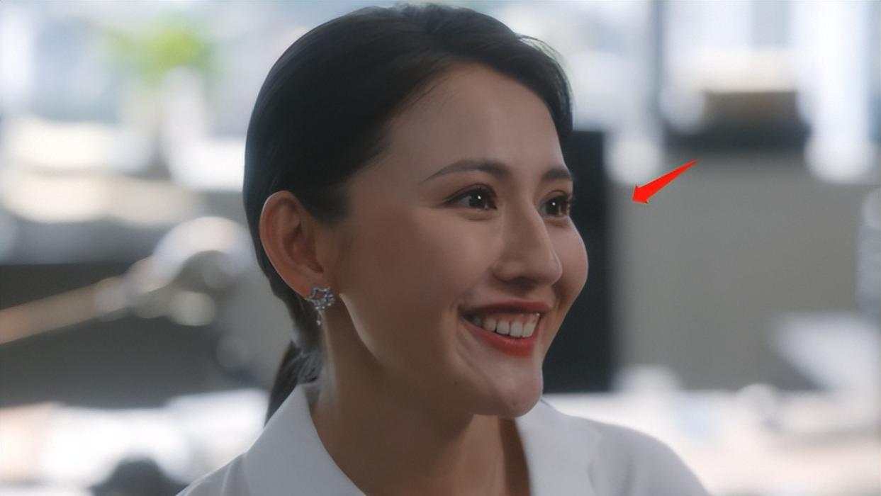 当“硅胶脸”混进央视职场剧，撞上天然脸演员，简直是降维打击