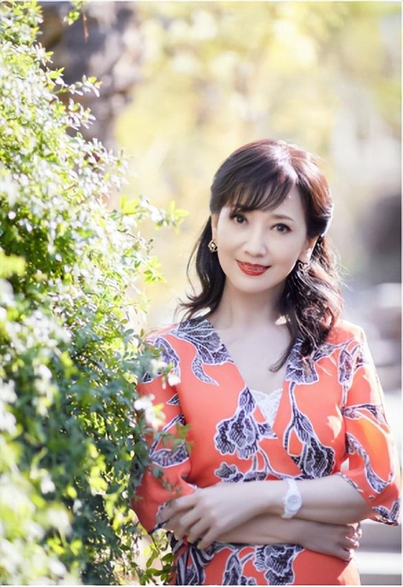 宁静扎900针,倪萍鼻孔外翻,明星里的打针族,掀开了娱圈遮羞布