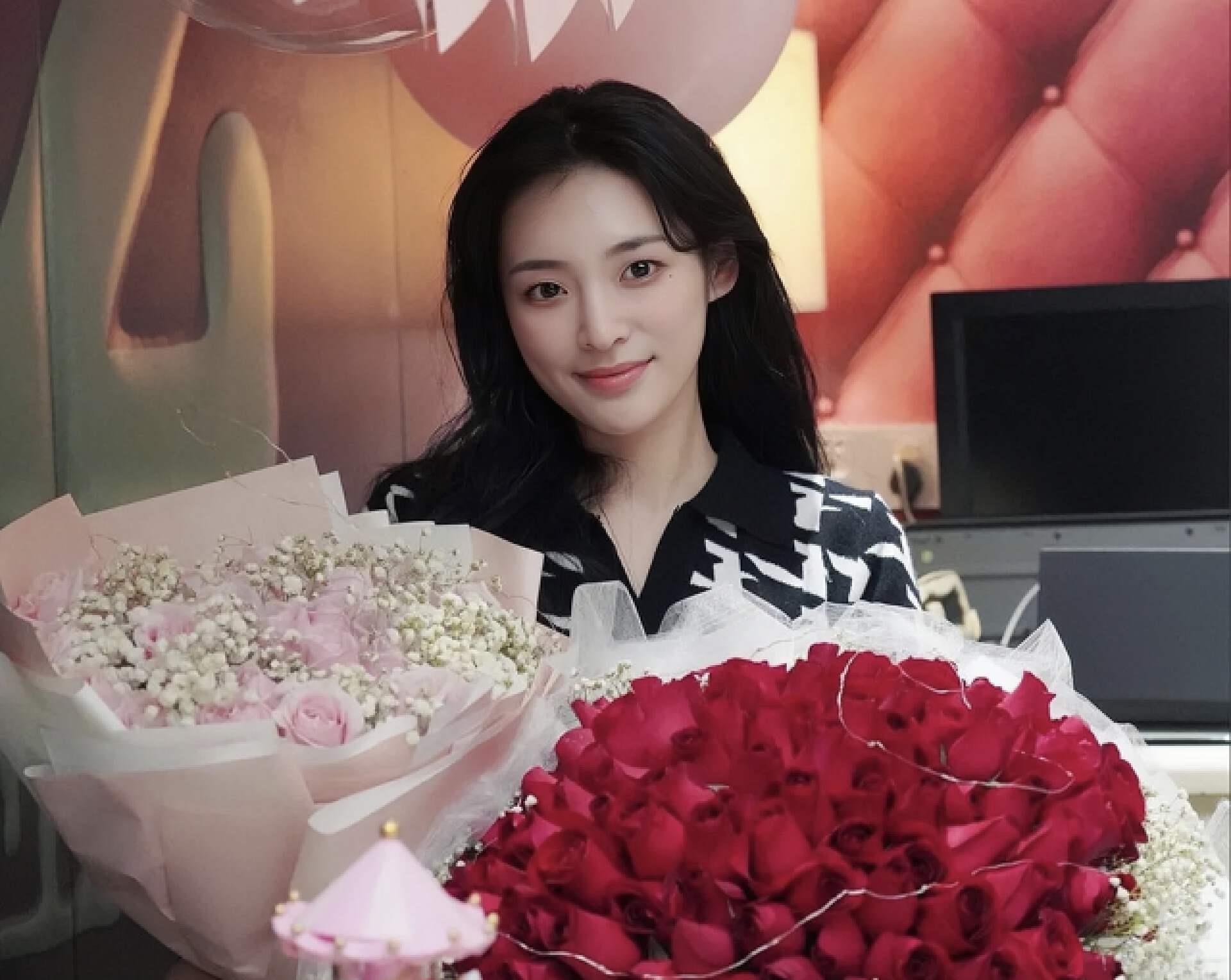 程潇|香港男星晒超级豪宅,堪比TVB剧中富豪人家,价值几个亿