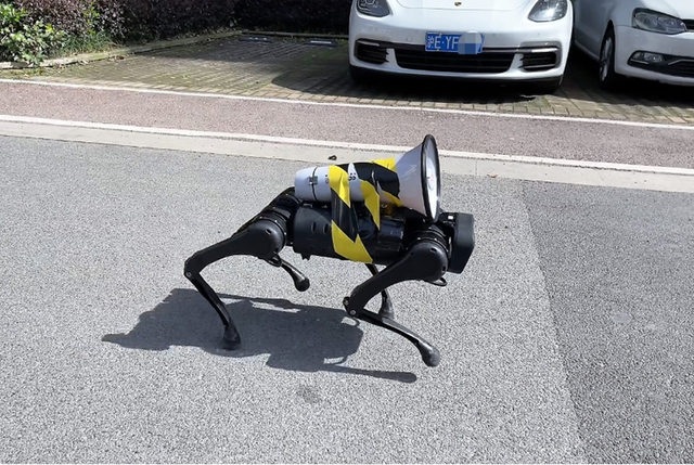 机器人|杭州机器狗PK美国波士顿机器狗,在商业化落地上,前者略胜一筹