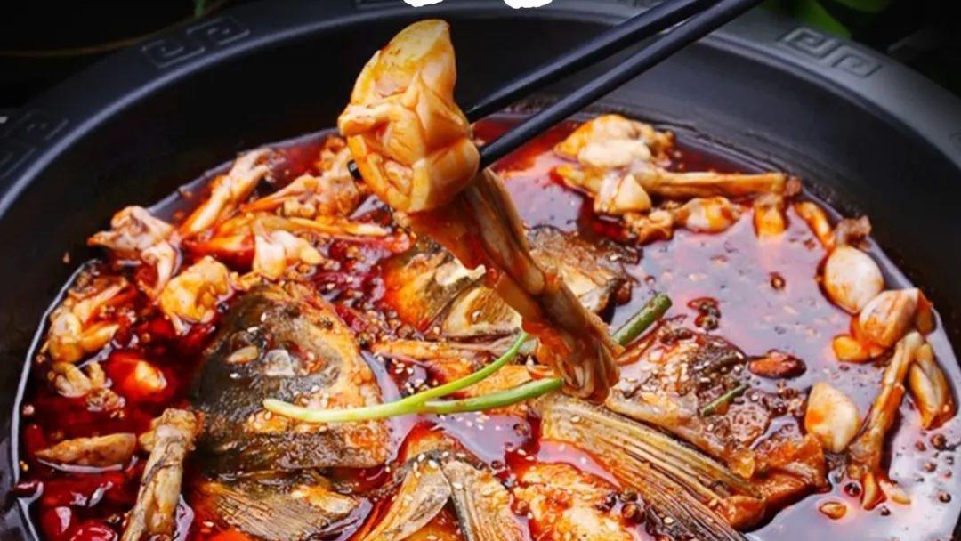 火锅|对降温最大的尊重当然是来上一份热腾腾的美蛙鱼头锅!