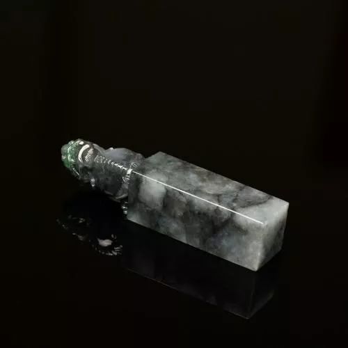 玉雕|为什么现在越来越多人喜欢收藏翡翠印章?