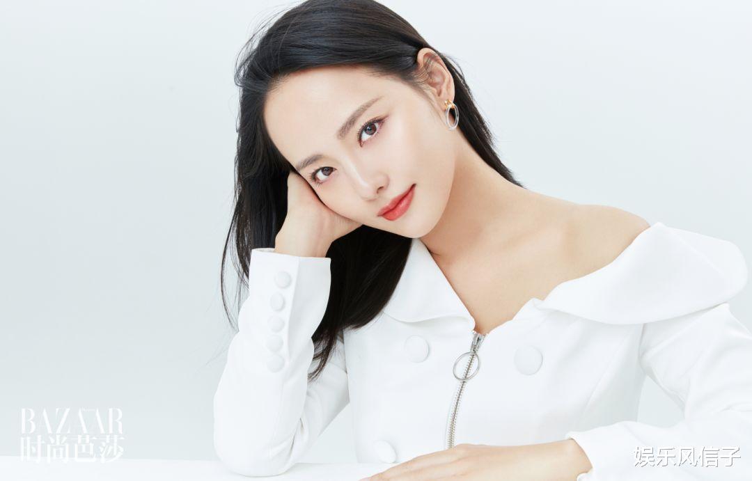 张嘉倪疯马秀风波后现身！拍做Lisa同款手势，疑已经破罐子破摔