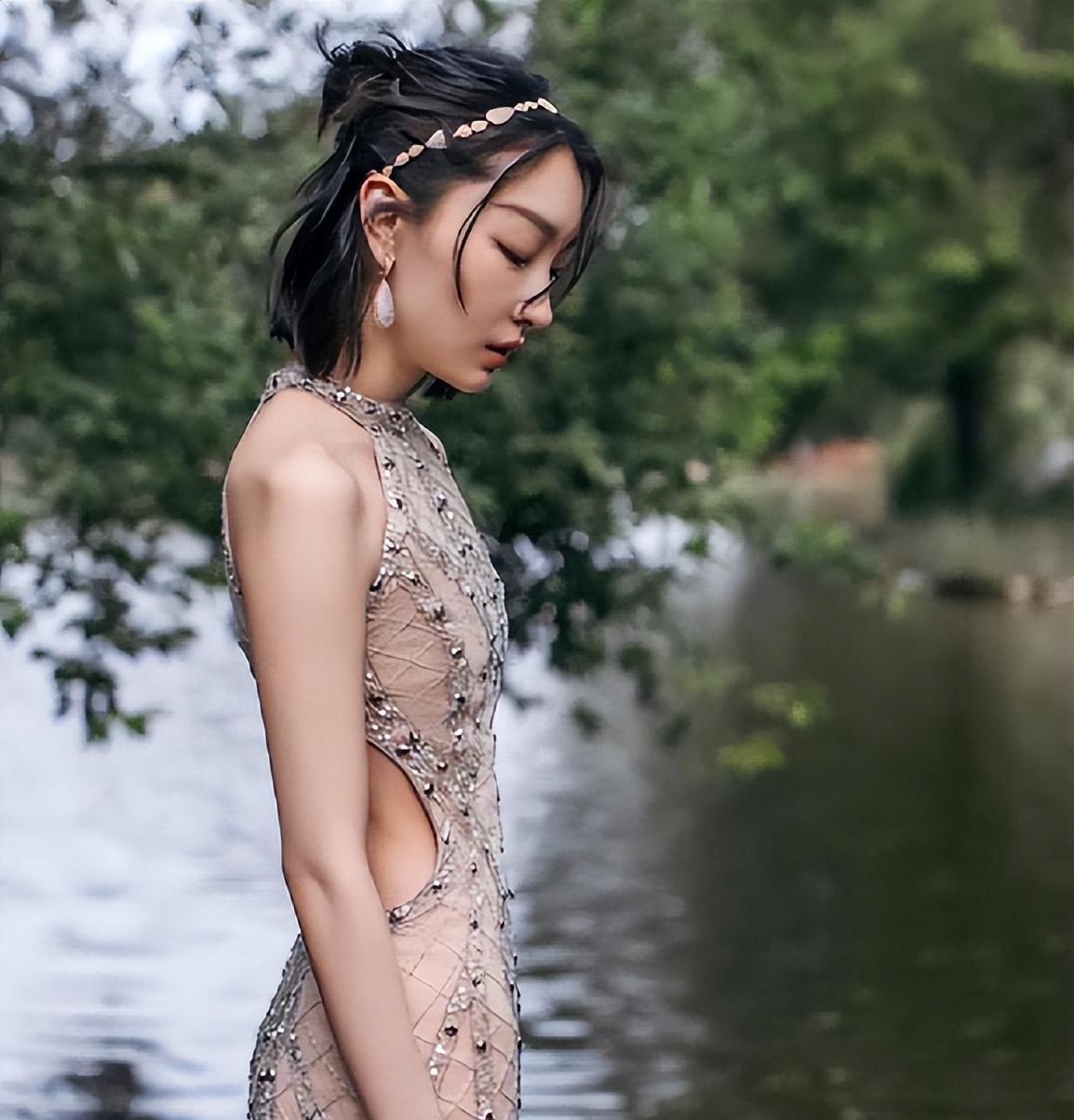 盘点娱乐圈那些“包装”出来的“完美女神”,真实身材一言难尽!