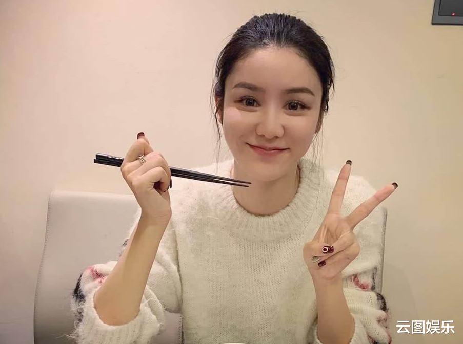 林峰|林峯妻子晒母女合影,2岁女儿被嘲像男人!张馨月痛斥网友不像人