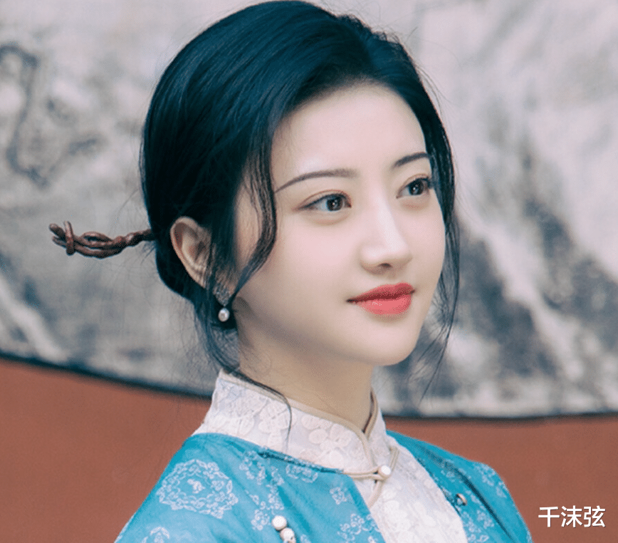 景甜|景甜风波后露面晒美照,穿上万元外套笑容甜,剪短发“重头再来”