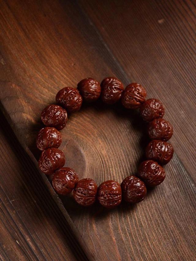 盘点最适合男士佩戴的八种文玩手串,你都了解过吗?