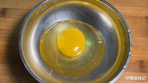 三文鱼|一把韭菜,俩鸡蛋,不用炒这样做,咸香可口,清爽开胃,简单好做