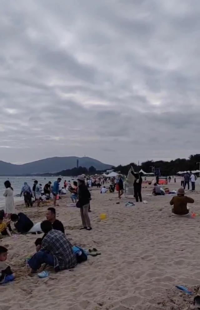 三亚|春节来三亚，他们后悔了：除夕在堵车中度过，菜市场买海鲜被要430元加工费，租车返还时划痕赔800元