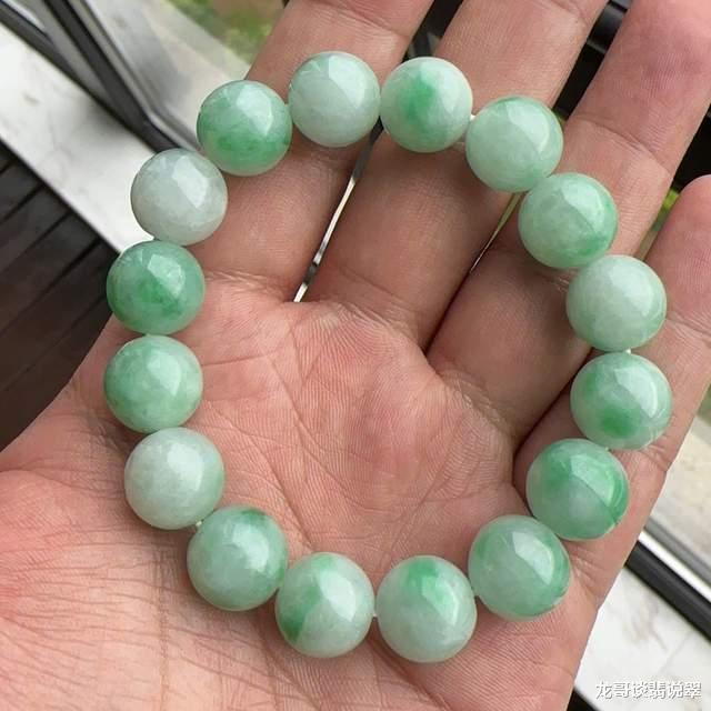 翡翠|龙哥说翡翠:翠友买的翡翠原石,为什么都很难切涨?