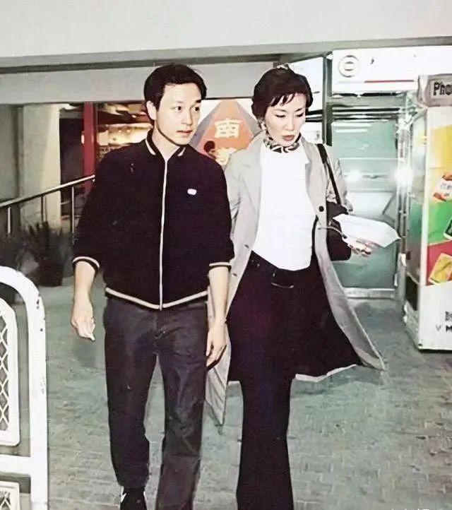 不P皱纹，不在乎白发，变老的样子也可以很“飒”