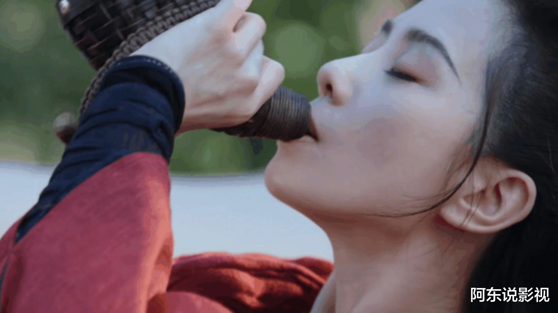 《三大队》王二勇的一场吃肉戏，撕下不知多少演员的遮羞布