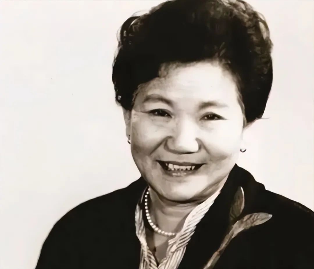 她,春晚一句台词识破潜伏间谍,如今去世23年,仍有人发文缅怀