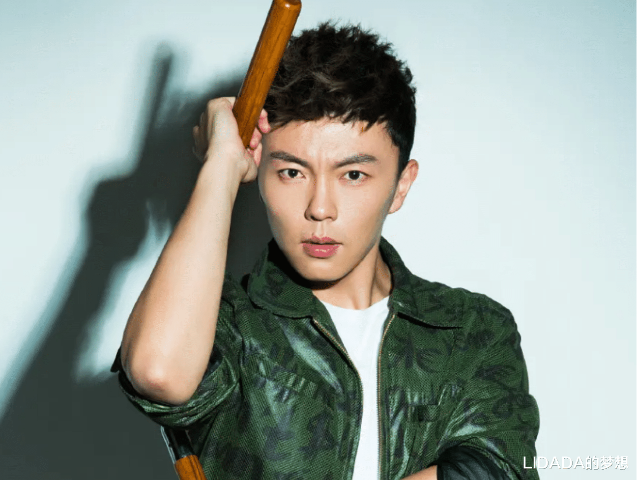 她长得漂亮，演技好，出道15年不温不火却美满幸福，活成人生赢家