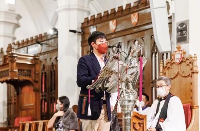 李嘉欣|52岁李嘉欣秀健身背影照,白滑美背十分抢镜,身材傲人无多余赘肉