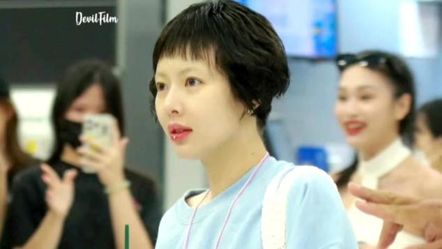 张馨予|韩国性感女神泫雅素颜大翻车！剪锅盖头走机场像大妈，舞台上多辣