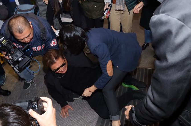 高以翔父亲客死他乡,骨灰将运回与儿子葬一起,好友透露去世原因