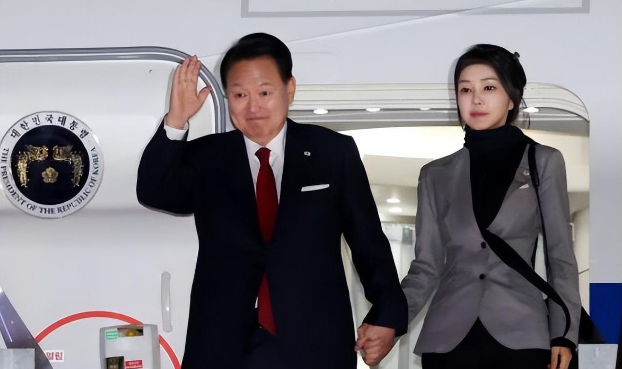 51岁金建希嫩如少女,白皙纤细身材尽显韩国冻龄女神之风采