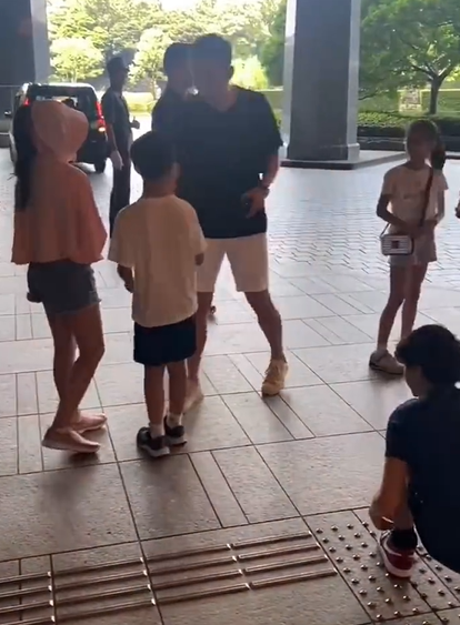 张兰再曝大S台独行径,对着恐龙教导孙子们:一定要做龙的传人