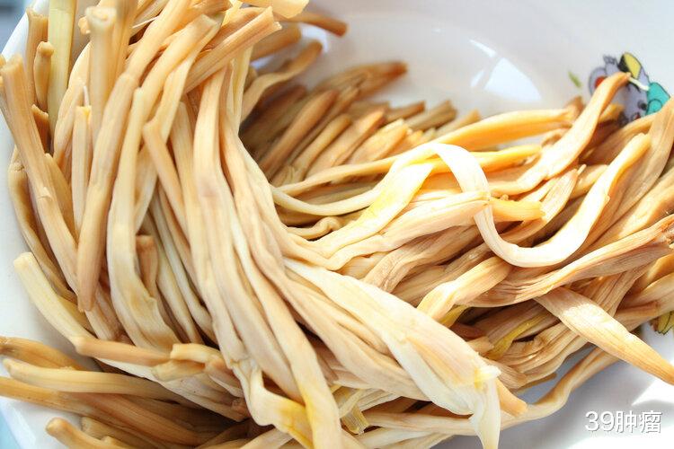 提醒:必须焯水的四类蔬菜,忽略这一步等于“吃毒”!