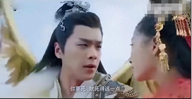 这些侮辱观众智商的镜头:伸裤裆摸手雷我忍了,子弹拐弯真忍不了