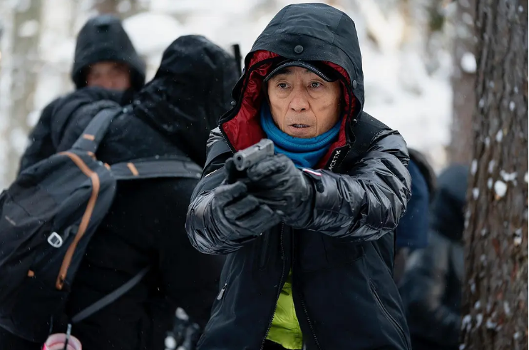 张予曦|《悬崖之上》“站着”挣钱，《满江红》“跪着”能挣更多钱