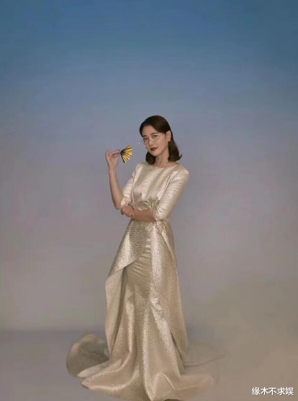 周海媚片酬疑曝光,刘诗诗是她58倍,为省钱住女厕所,亲自拍跳楼戏!