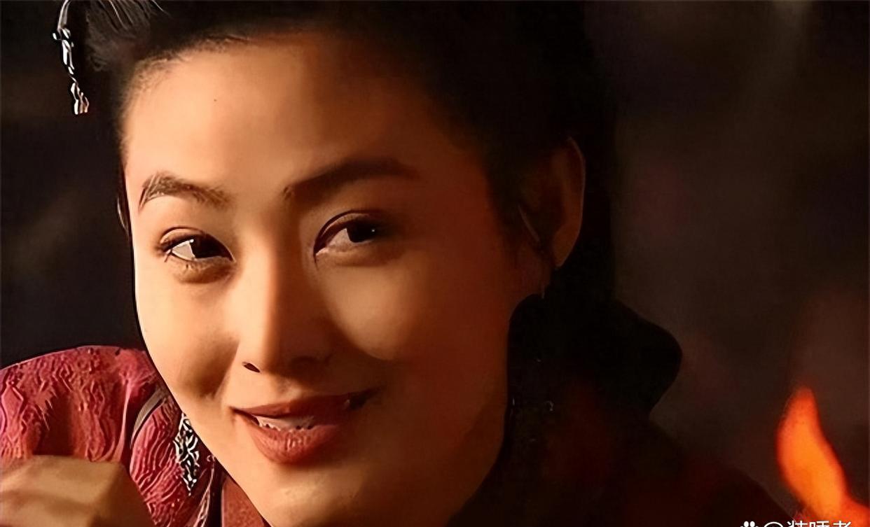 扮演武松的丁海峰回到家，对老婆说：我爱上了潘金莲，咱们离婚吧