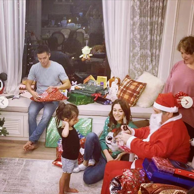 她是乌克兰艺体冠军，为爱放弃国籍嫁到中国，37岁生二胎仍似少女